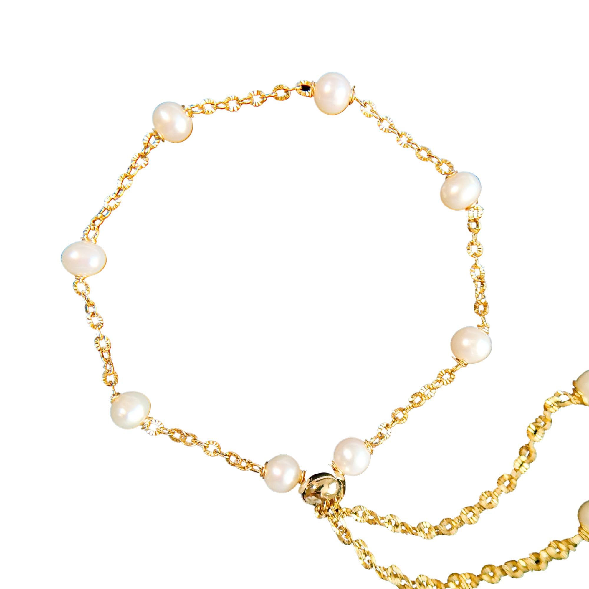 Bracelet Élégant en Perles d'Eau Douce et Chaînes en Plaqué Or - Élégance Sophistiquée et Délicat