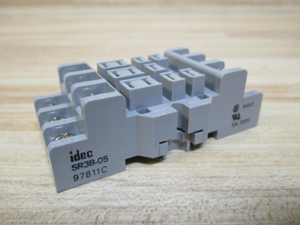 Idec SR3B-05 Relay Socket SR3B05 (Pack of 5)
