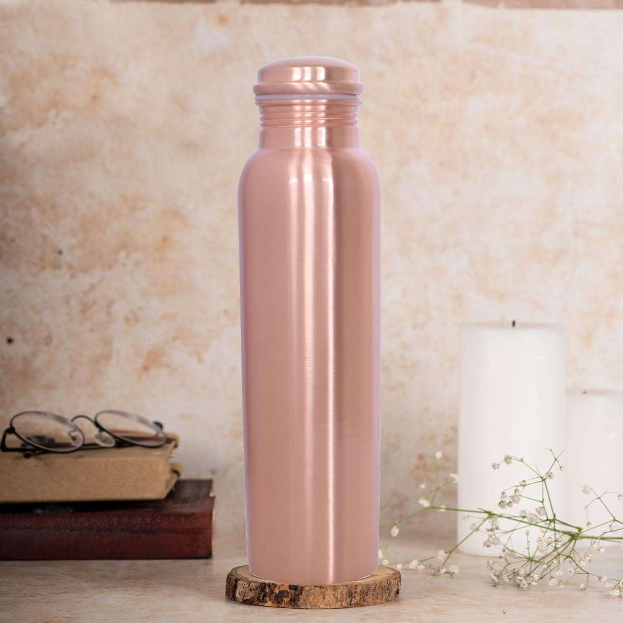 Kupfer-Wasserflasche 900 Ml – Handgefertigt, Ayurvedisch, Gehämmerte Oberfläche, Mit Jute-Tasche, Auslaufsicher