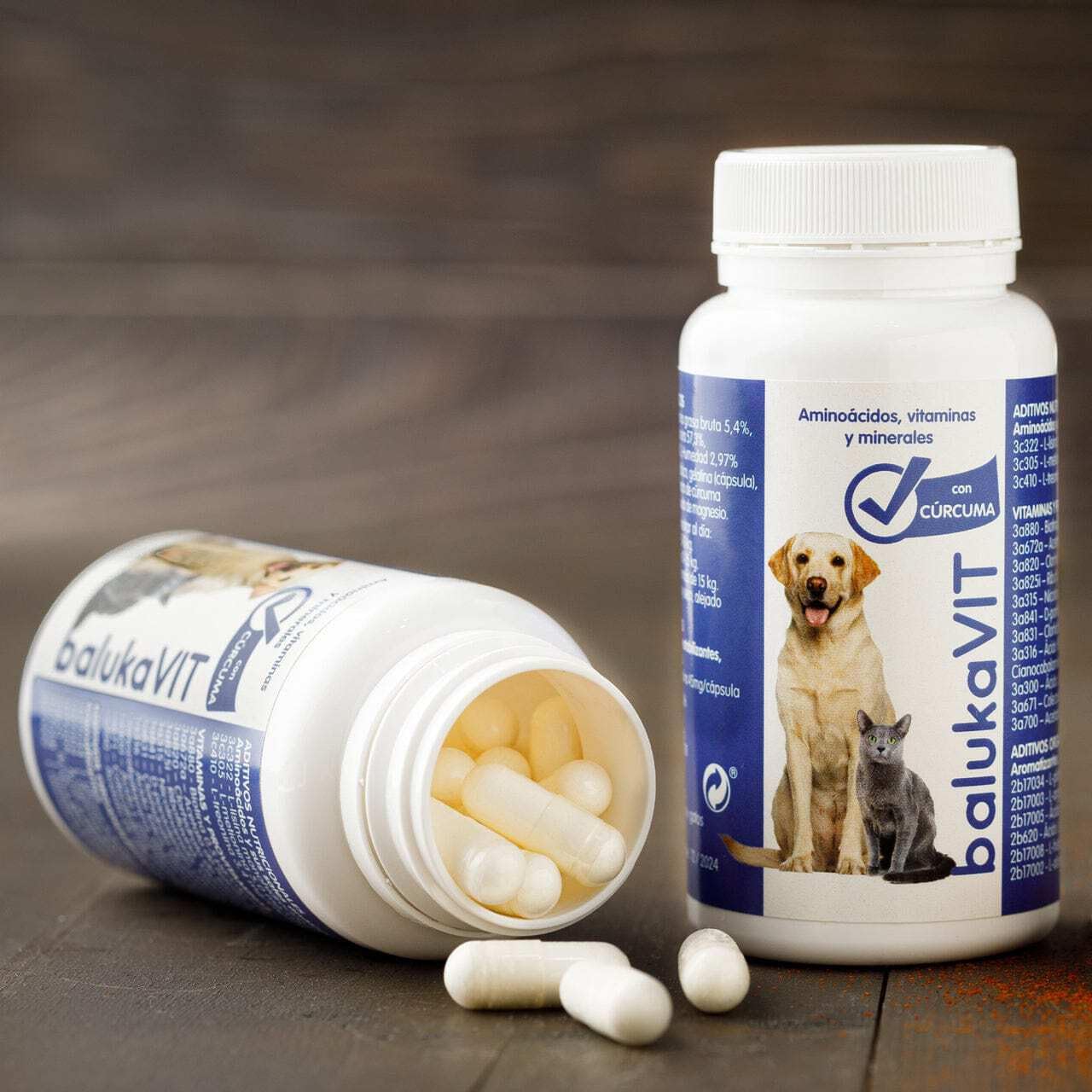 balukavit – Suplemento Natural para Perros | Vitaminas y antioxidantes con cúrcuma | Apoyo a la vitalidad, energía y Movilidad | 60 cápsulas | Fabricado en España 1 Bote (60 cápsulas)
