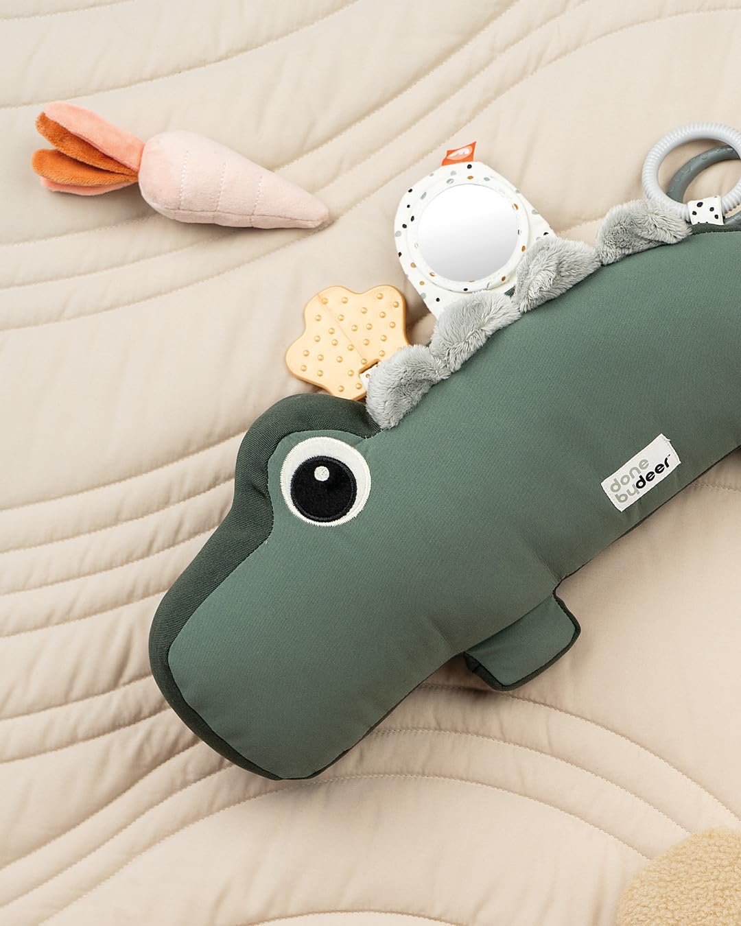 Done by Deer Tummy Time Croco Coussin Bébé Sensoriel Jouet d'Activité 3+ Mois
