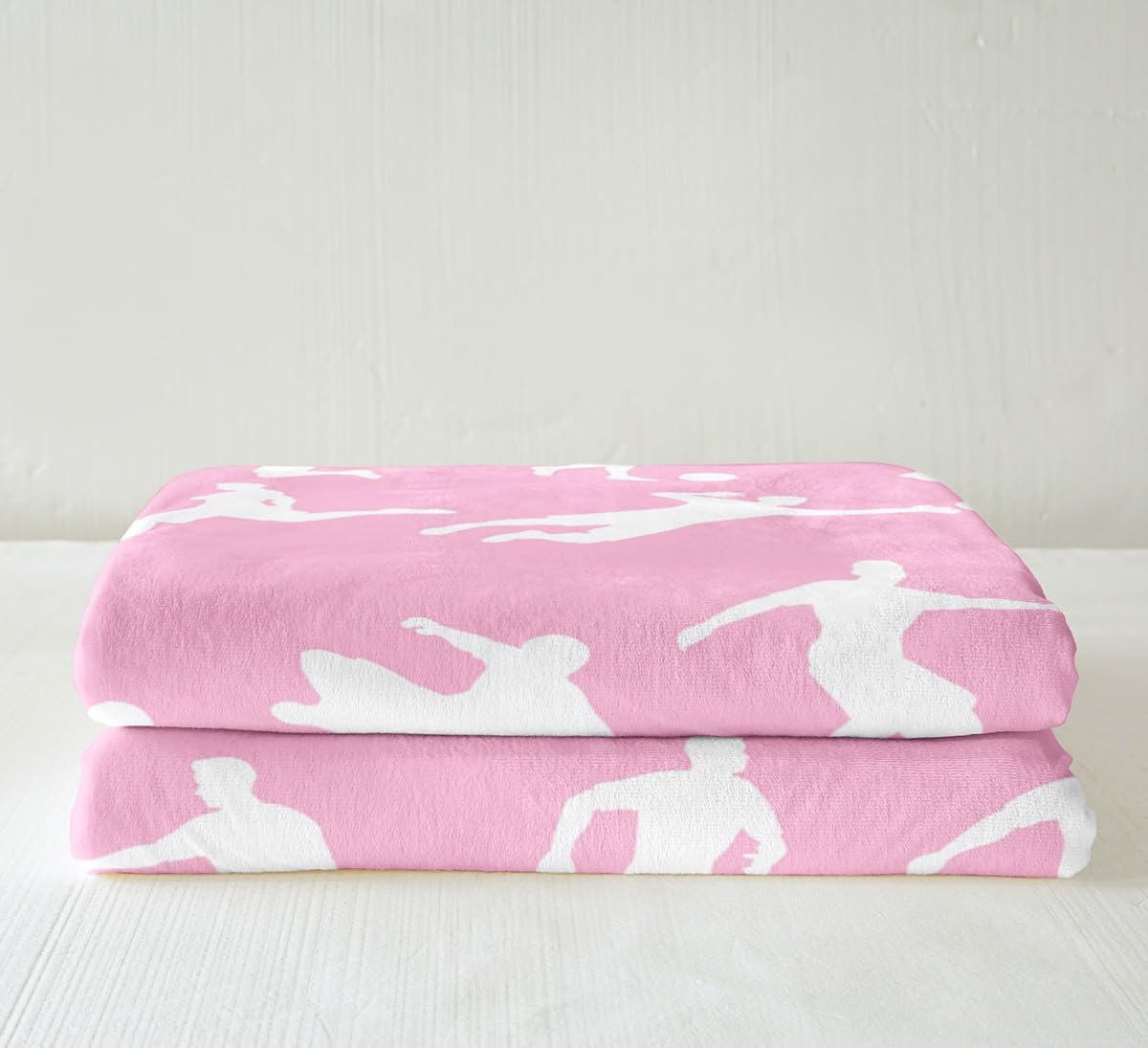 Homemissing Football Fleece Throw Blanket 40x50Inch Kids Soccer Player Plush Blanket for Bed Sofa Boys Girls Teens Pink Ball Gaming Sherpa Blanket Fashion Sports Theme Fuzzy Blanket Home Decor - Image 4