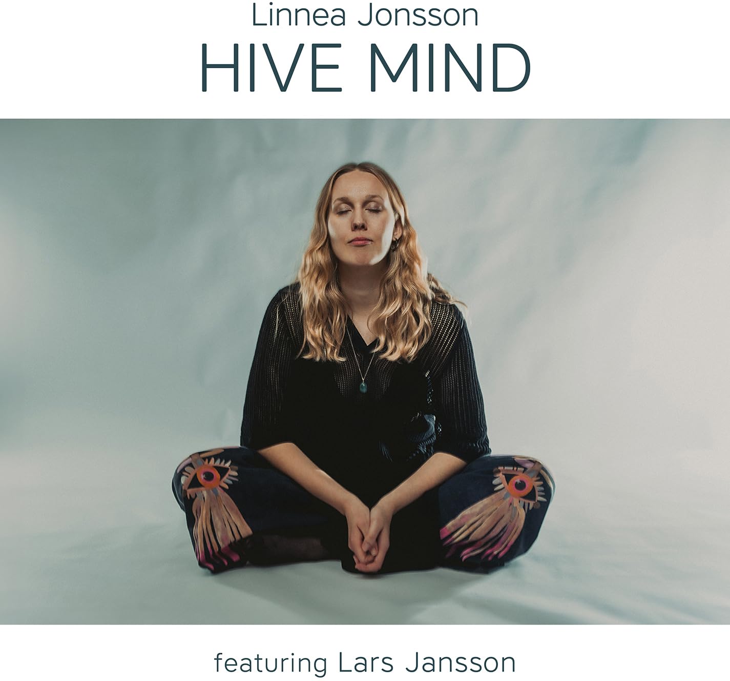 Linnea Jonsson: Hive Mind