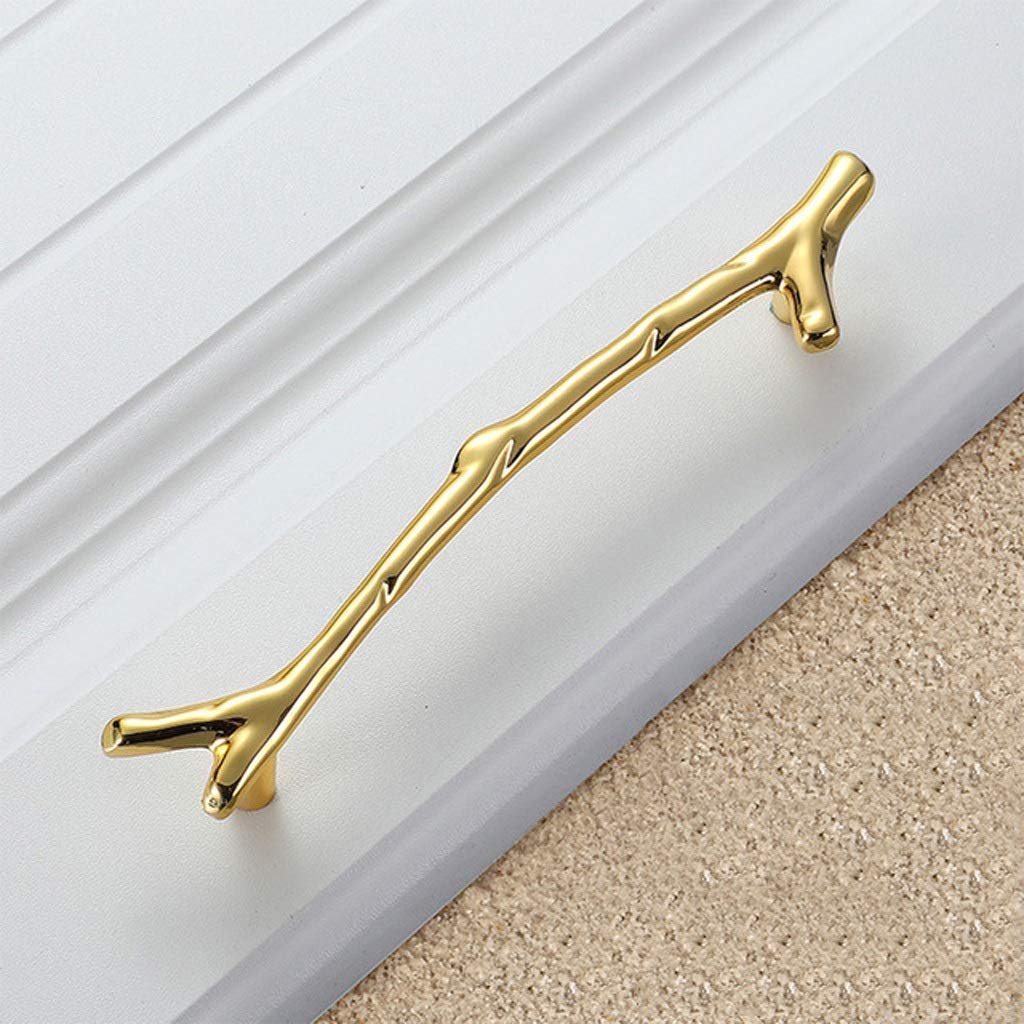 Poignées armoire design branche pour relooker une cuisine rustique
