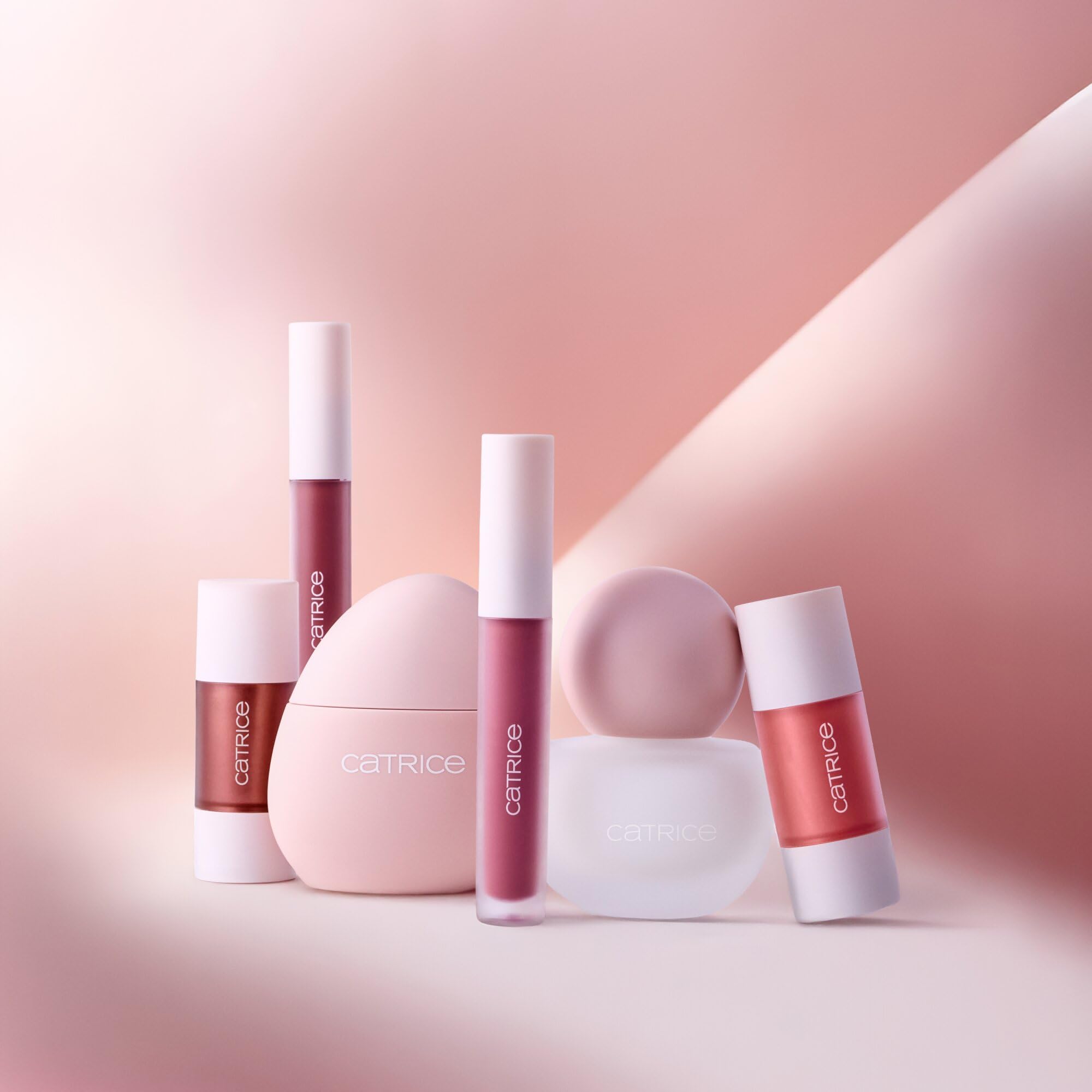 Catrice Rozświetlający róż do policzków w płynie SOFT EMBRACE Liquid Shimmer Blush, mieniący się (7.8ml)