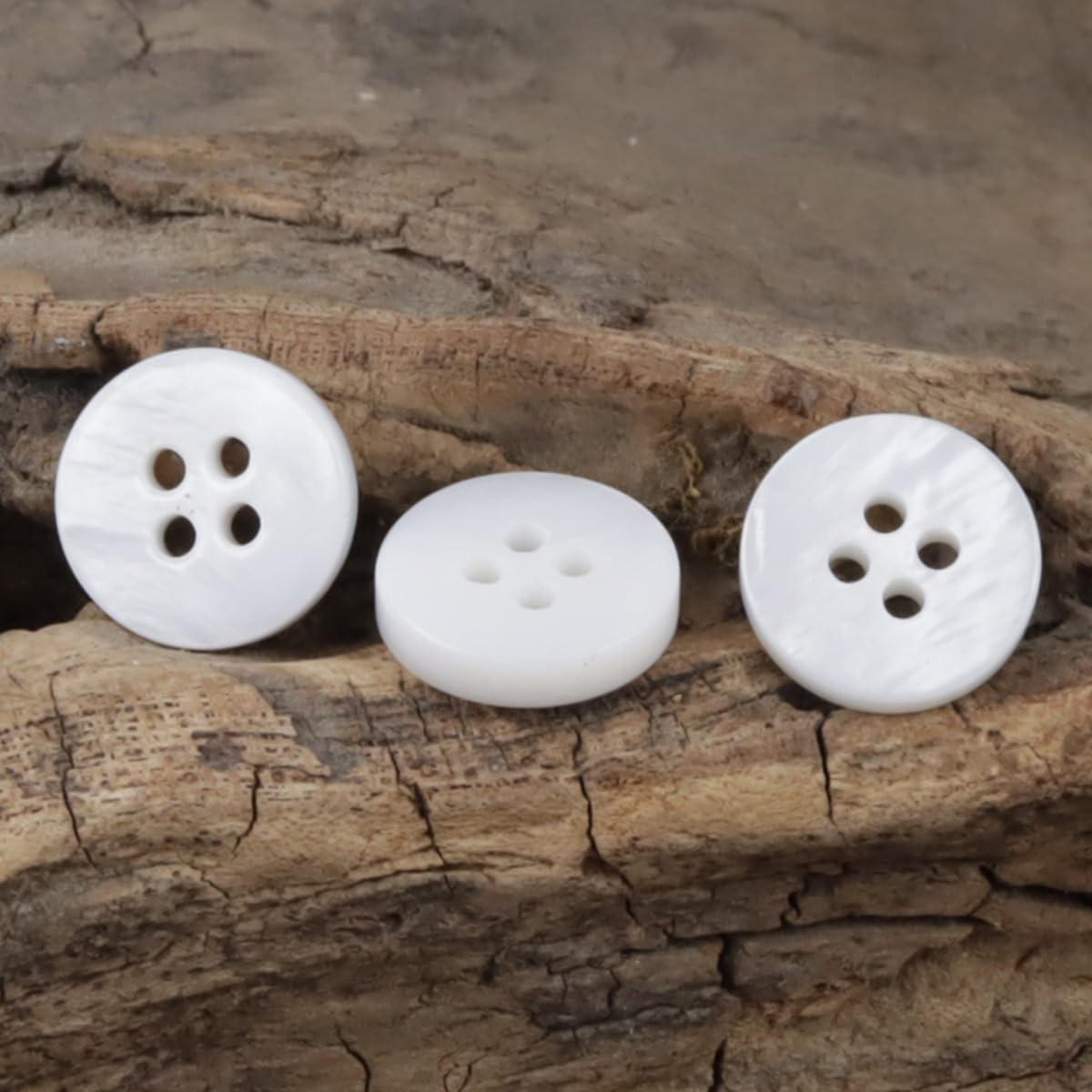 100 guzików z naturalnej muszli, 11,5 mm, okrągłe białe z 4 otworami, do szycia rzemieślniczego, do koszuli, sukienki, swetra, kardigana, akcesoriów dekoracyjnych