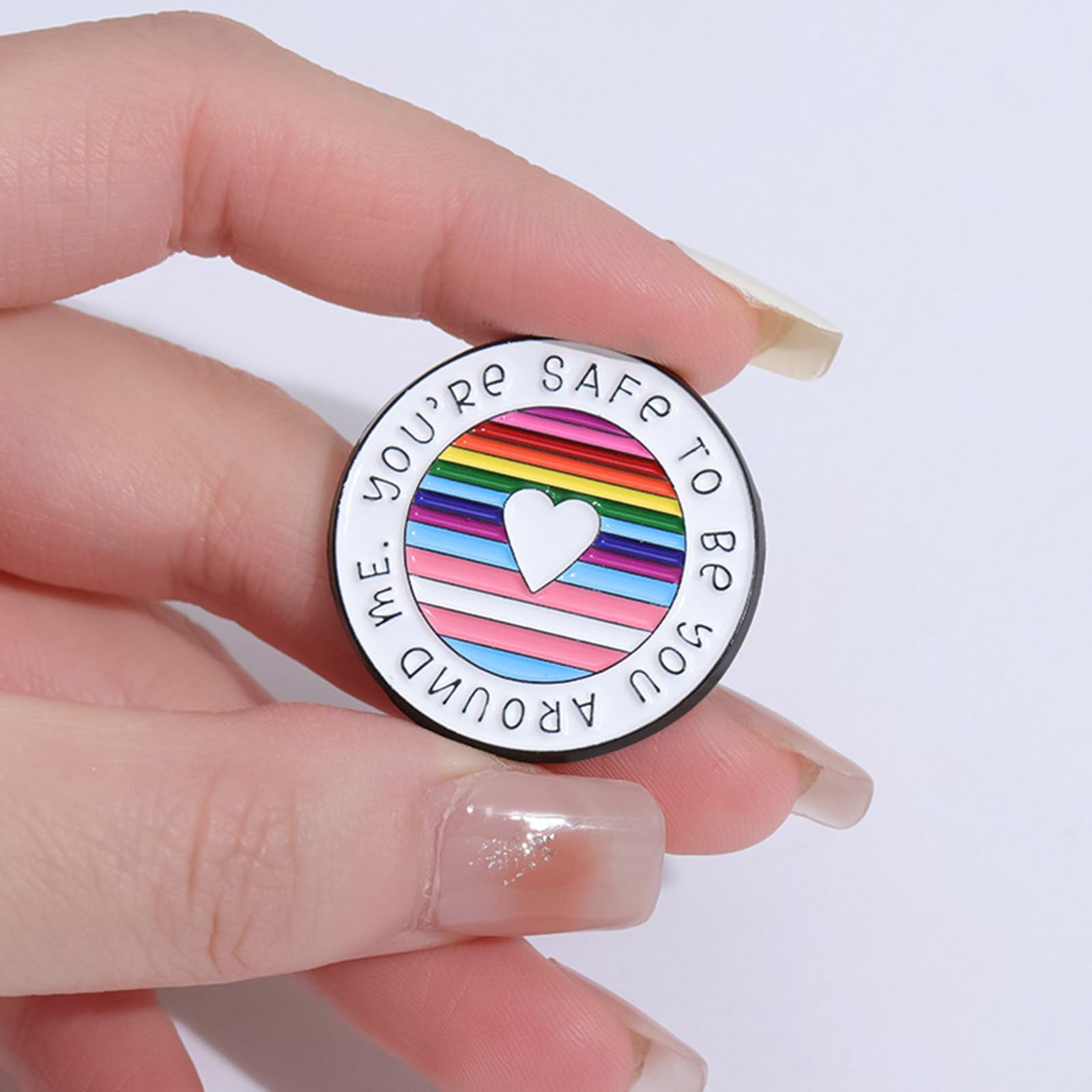 Amazon.co.jp: ラウンドレインボーメタルブローチ手作りバッジ LGBTQ 