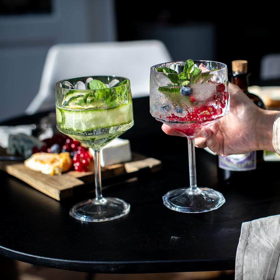 Koziol Superglas Club No. 15, set 2 bicchieri cocktail con stelo, 400 ml, plastica trasparente effetto diamante, elegante, infrangibile, riutilizzabile, feste, giardino, 2 pezzi
