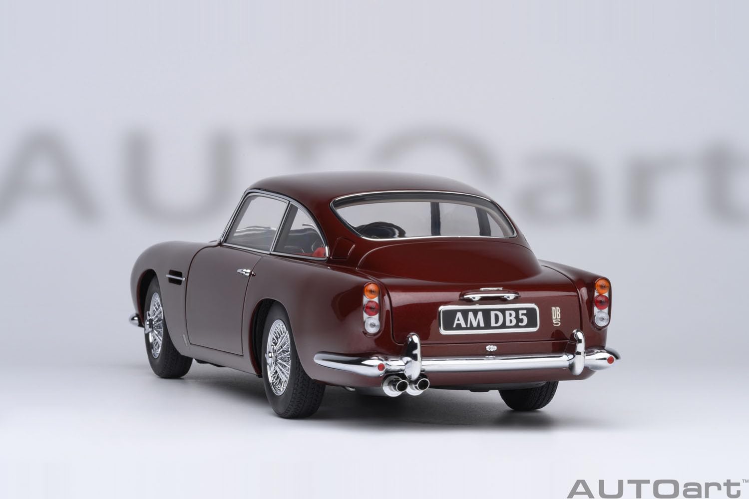 AUTOart 70289 1/18 Aston Martin DB5 dunkelrot metallisches Endprodukt