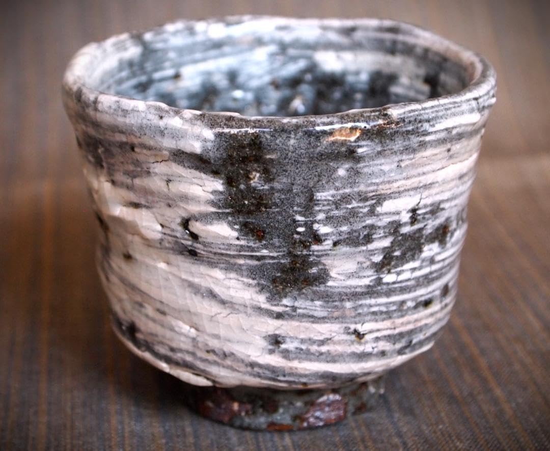 希少作★中川自然坊★刷毛目唐津焼酎杯★共箱・栞 作中川自然坊刷毛目唐津焼酎杯共箱 栞