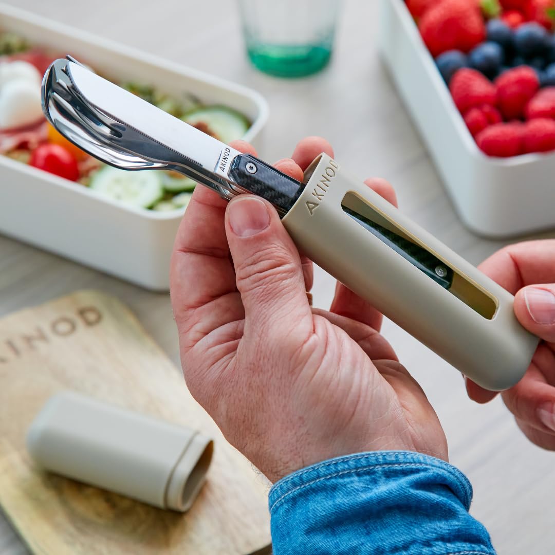 Akinod Posate dritte eleganti gourmet con inserto magnetico (coltello, forchetta e cucchiaio) - magnetic straight cutlery 12H34 mod. MIRROR Carbone