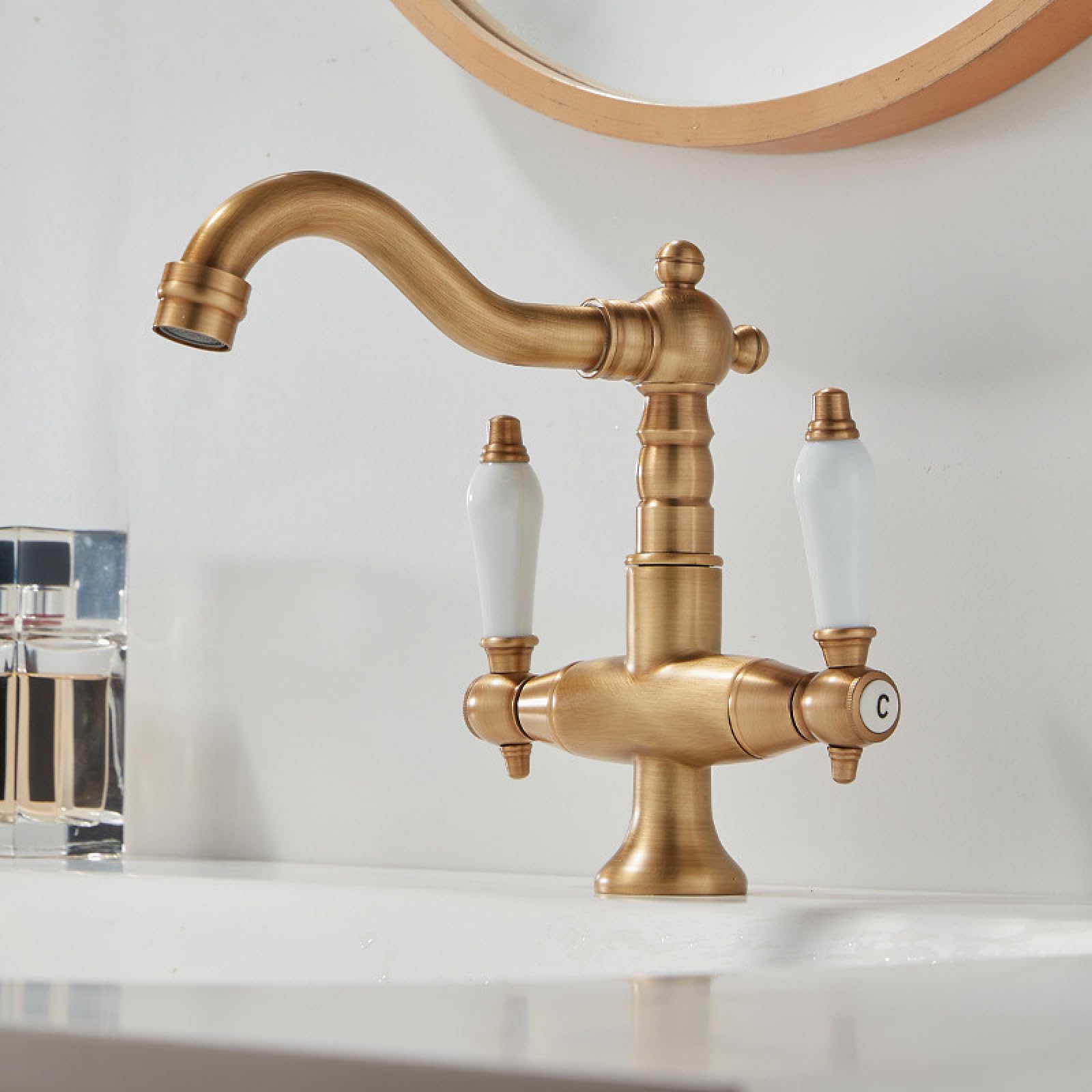 Fanjubei Imitating Antiques European Style Double-Handle Bathroom Washbasin With Rotating Hot And Cold Water Faucet, Antique-Style