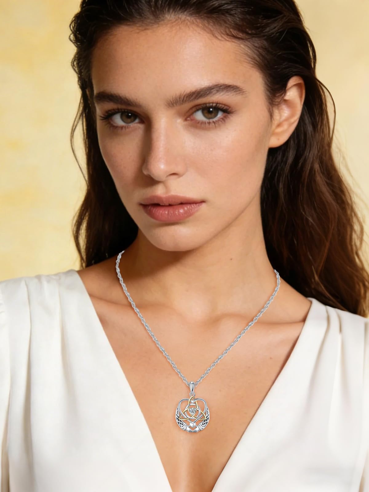KINGWHYTE Claddagh Halskette, 925 Sterling Silber keltischem Knoten Kette für Damen Algerischer Liebesknoten Anhänger Irisch Trinity Schmuck Geschenke für Frauen Damen Mädchen