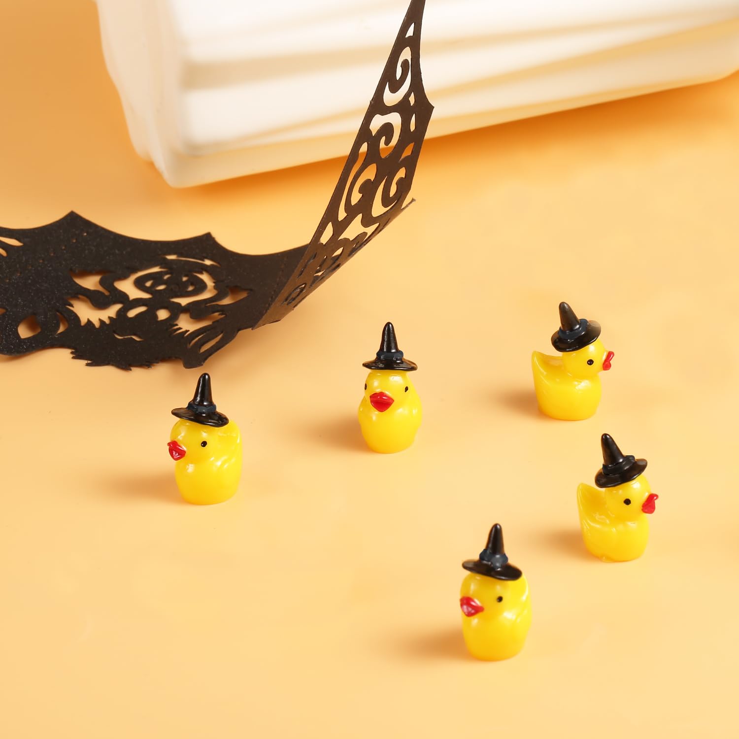 100pcs Mini Resin Ducks, Halloween Witch Hat Ducks for Crafts, School, Dollhouse Decoration (Black Wizard Hat) - Image 3