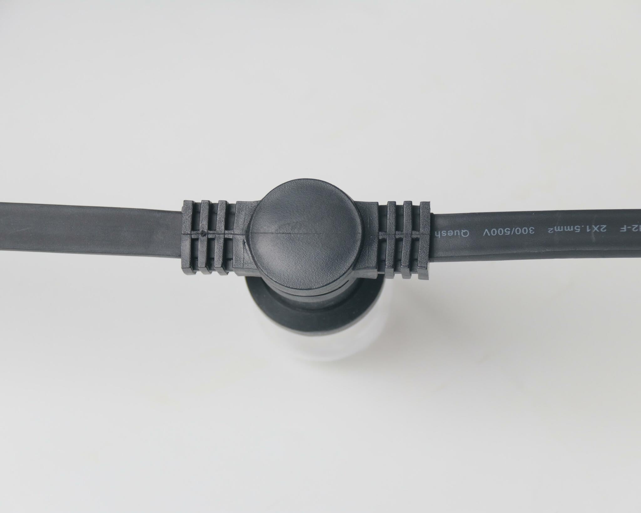 Guirnalda de Luces Exterior, 10-100m, IP65 Impermeable, E27 LED, Cable Plano de Goma Negro, 230V, Luz Cálida 2200K, Conectable, para Jardín y Terraza (10 metros con 20 bombillas)