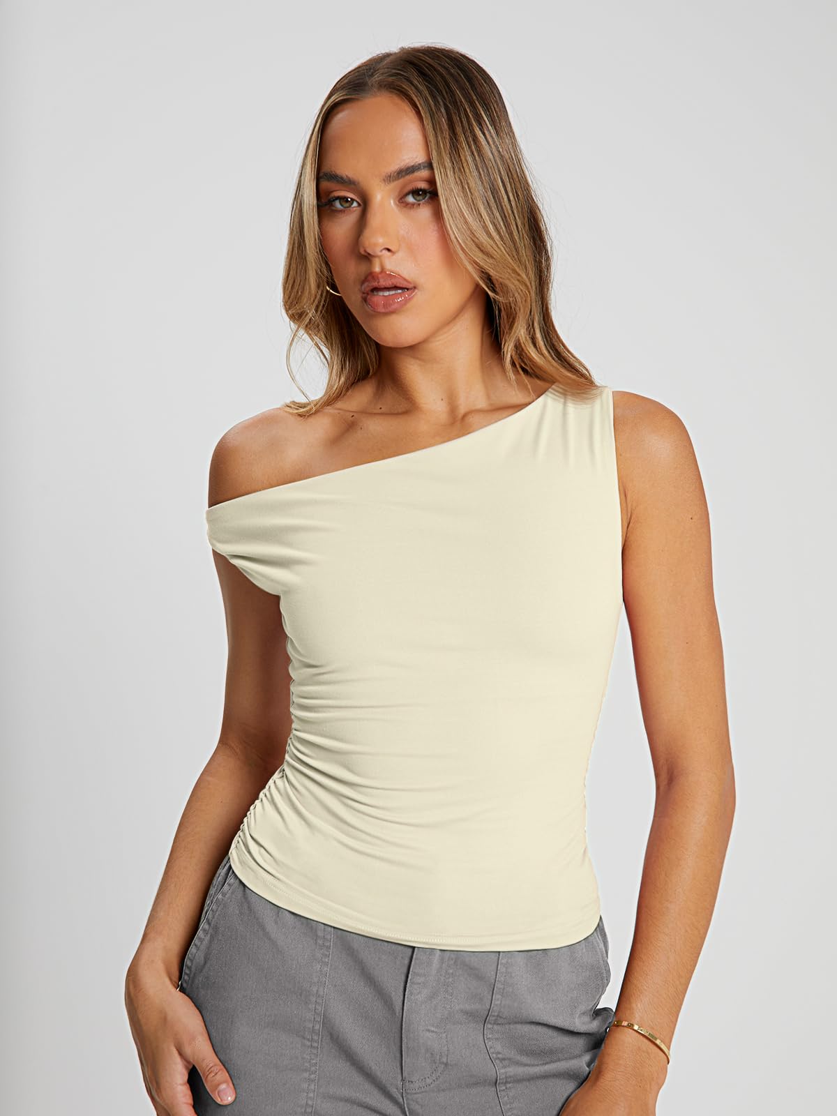 Trendy Queen - Blusa de verano para mujer, con hombros descubiertos, camisetas cortas sin mangas, ropa de moda, primavera