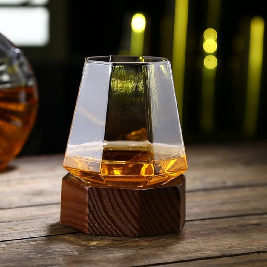 Amazon | ダイヤモンドウイスキーグラス、木製トレイ付き350ml