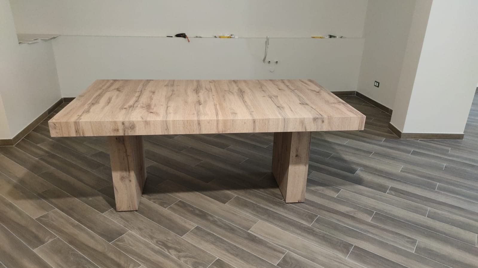 Mar.c.a. Design – Table Salle À Manger Extensible 180x100x78 cm – Jusqu’à 480 cm – Chêne Noueux – Fabriqué en Italie