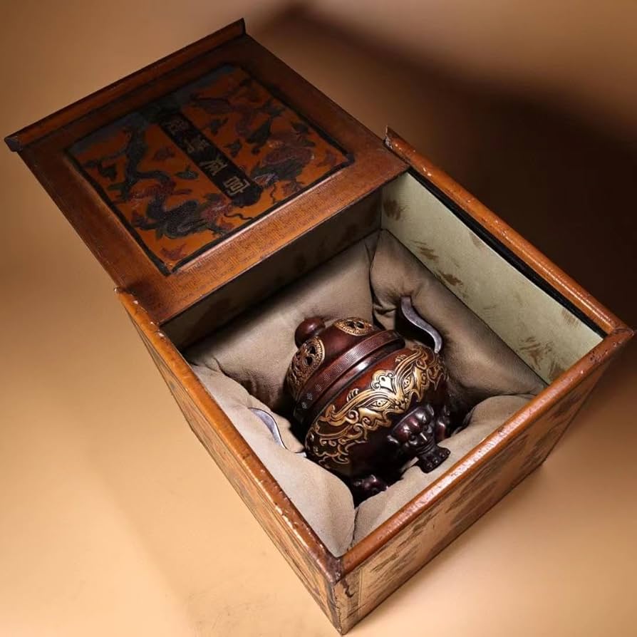 中国古美術・旧蔵鏨刻鎏金の獣面熏香炉・純赤銅细密彫・高浮彫・置物・茶道具・箱付き Amazon.co.jp: 中国古美術・旧蔵鏨刻鎏金の獣面熏香炉・純赤銅