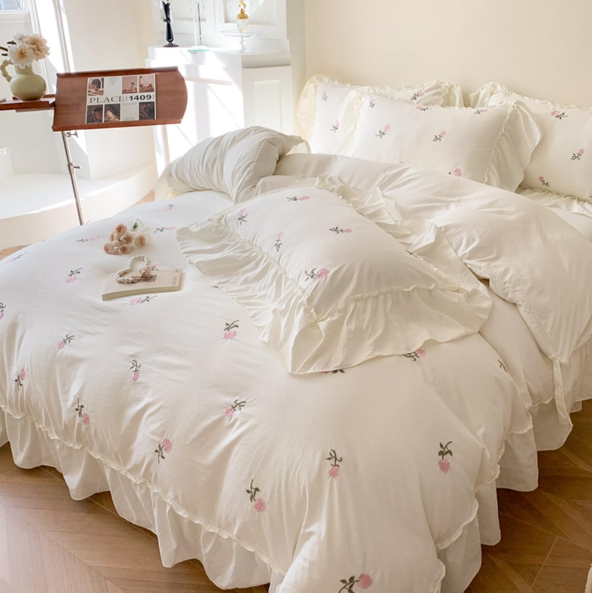 Sedefen Rüschen Bettwäsche 135x200cm Weiß Rosa Blumen Stickerei Bettwäsche Set Romantisch Ruffle Oeko-TEX Bettbezug Weich Mikrofaser Mädchen Deckenbezug mit Reißverschluss und 1 Kissenbezug 80x80cm