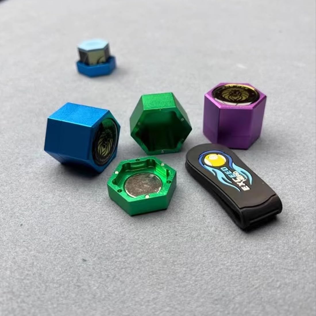 Amazon.co.jp: YEUEK Taom プールキュー 六角形チョークホルダー