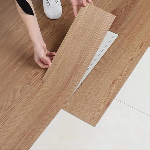 Piso Vinílico Autocolante Réguas Caixa 5m² Madeira Carvalho Natural e Carvalho Nórdico (Carvalho Natural)