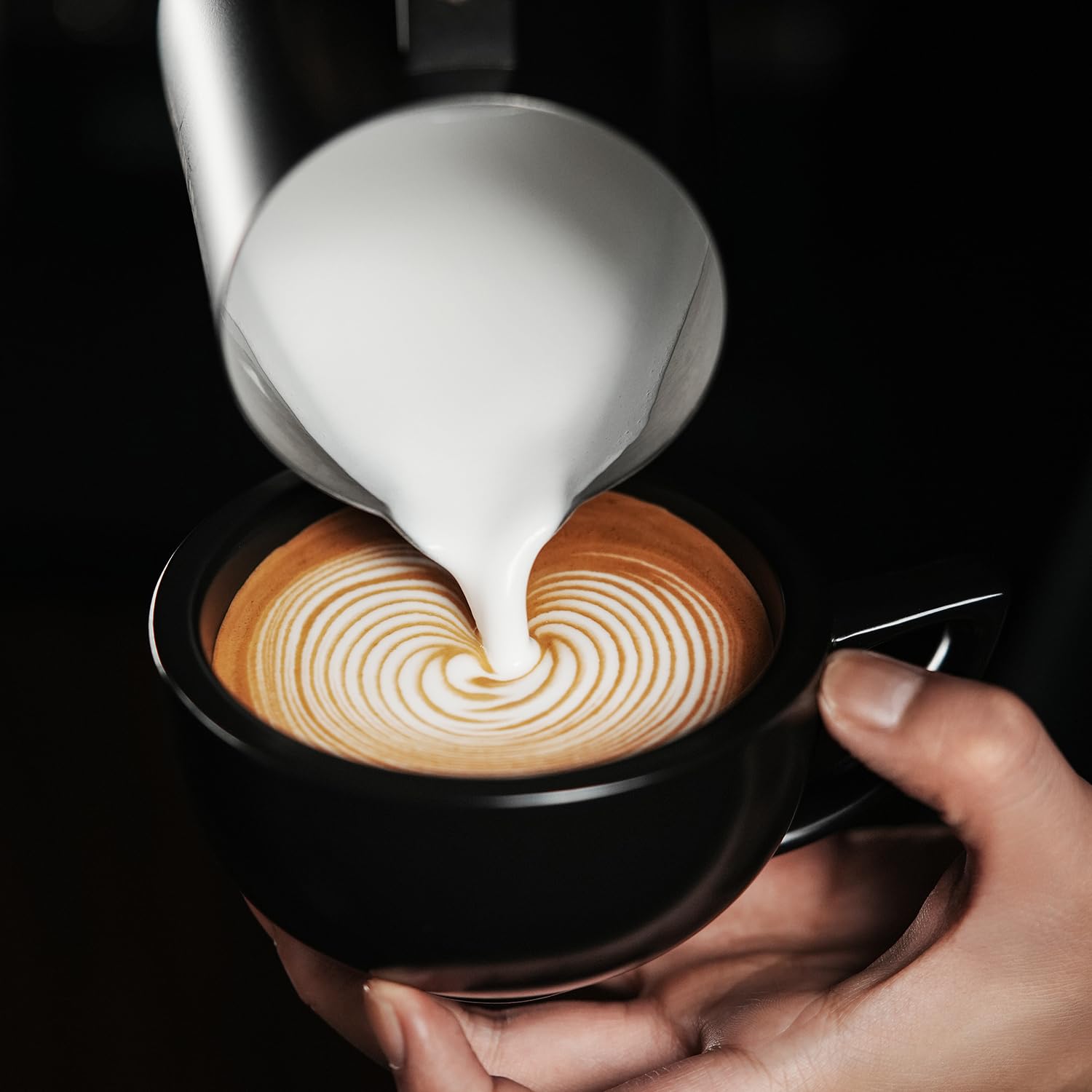 MHW-3BOMBER Jarra de leche profesional de acero inoxidable, 500 ml, jarra de leche para barista, jarra de espuma de leche para café expreso y latte art, con diseño de boca Hawksbill, accesorio