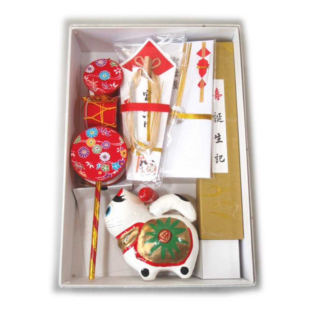 お宮参り小物セット 犬張子、でんでん太鼓、奉納扇子、誕生記、麻ひも付 男の子、女の子用 (赤色:女の子)