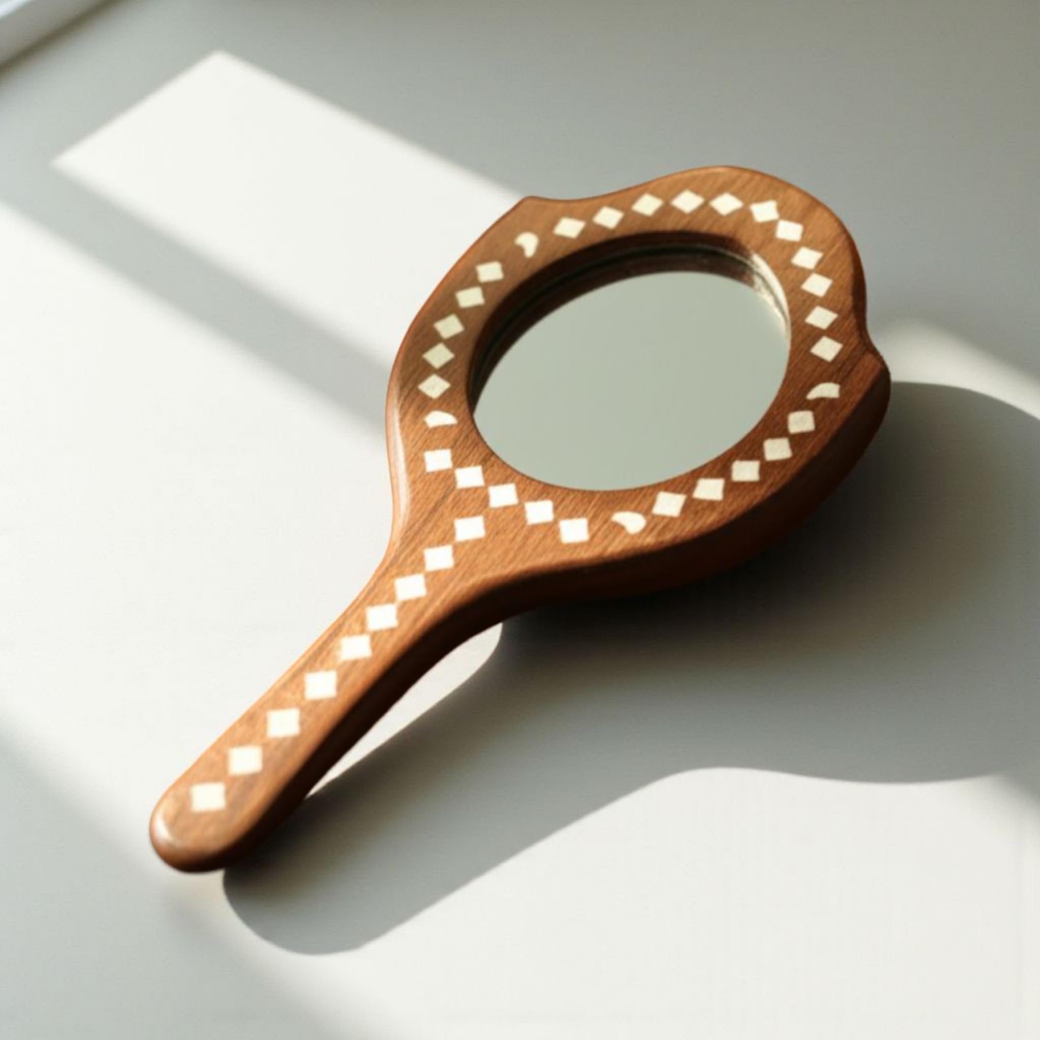 wooden cave handcrafted rosewood hand mirror with diamond pattern inlay, decorative vanity mirror for travel for men and women