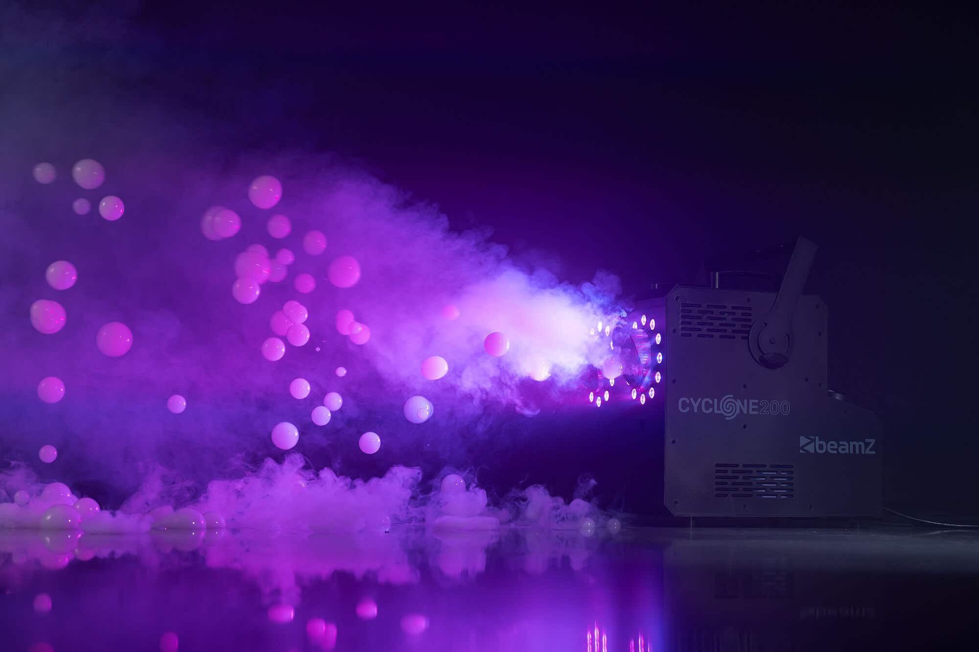 BeamZ Cyclone200 Seifenblasenmaschine mit Nebel & LED – Nebelmaschine mit 24 RGBW LEDs – Smoke Bubble Machine, DMX & Fernbedienung, Seifenblasen Maschine, Nebelmaschine Halloween, Partys & Events