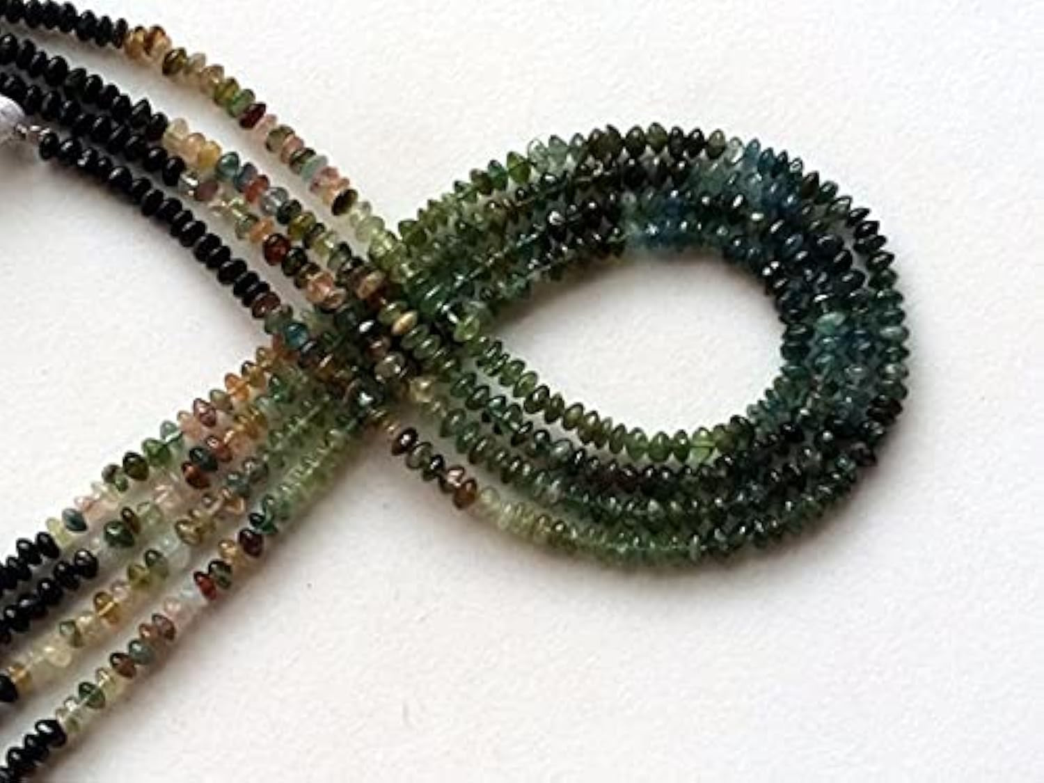Perles tourmaline verte naturelle de 4mm pour fabriquer des bijoux d'été bohèmes chic
