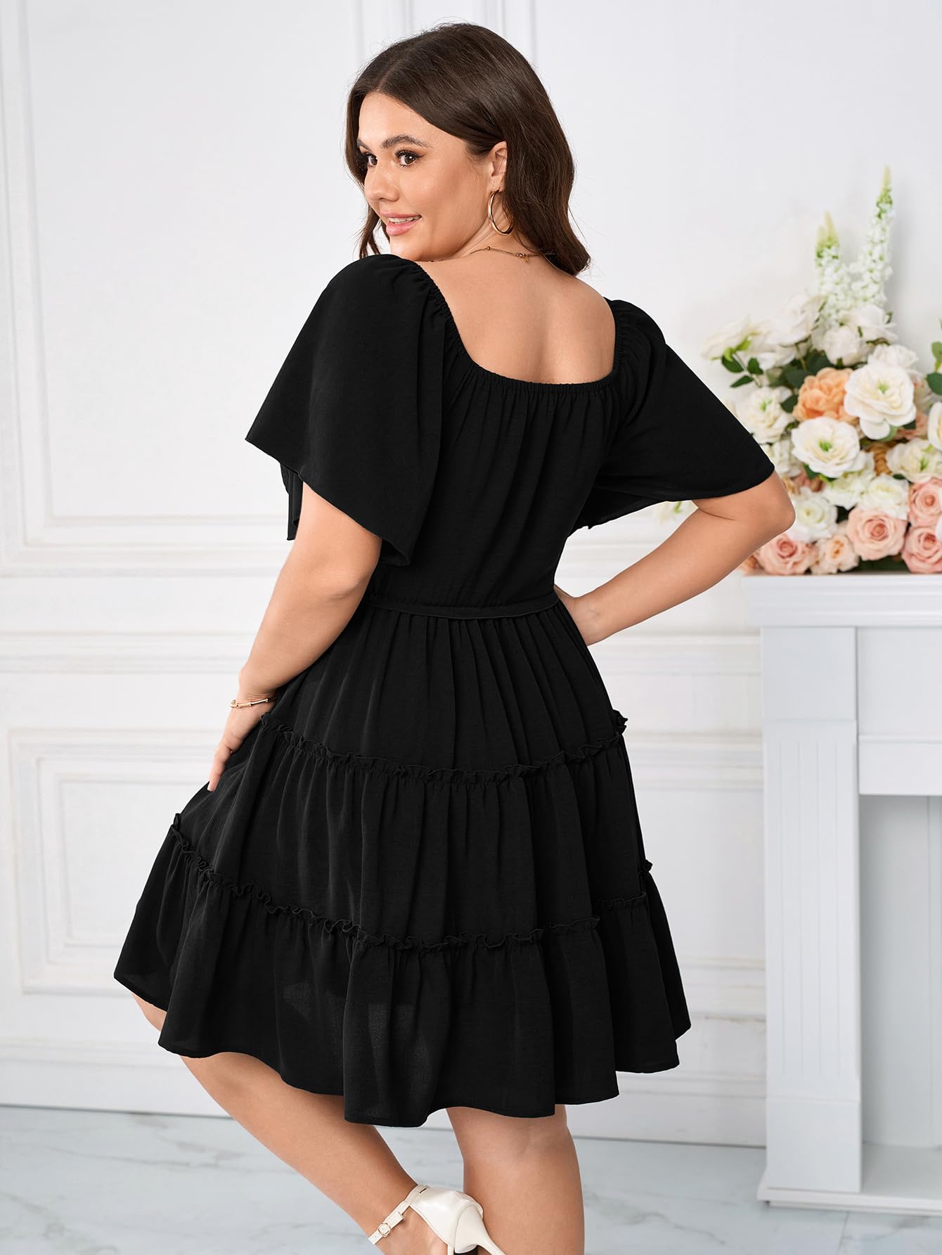 SHESTARR Lässiges Damen-Minikleid in Übergröße, Herzausschnitt, kurze Flatterärmel, gesmokt, A-Linie, gestufte Rüschenkleider