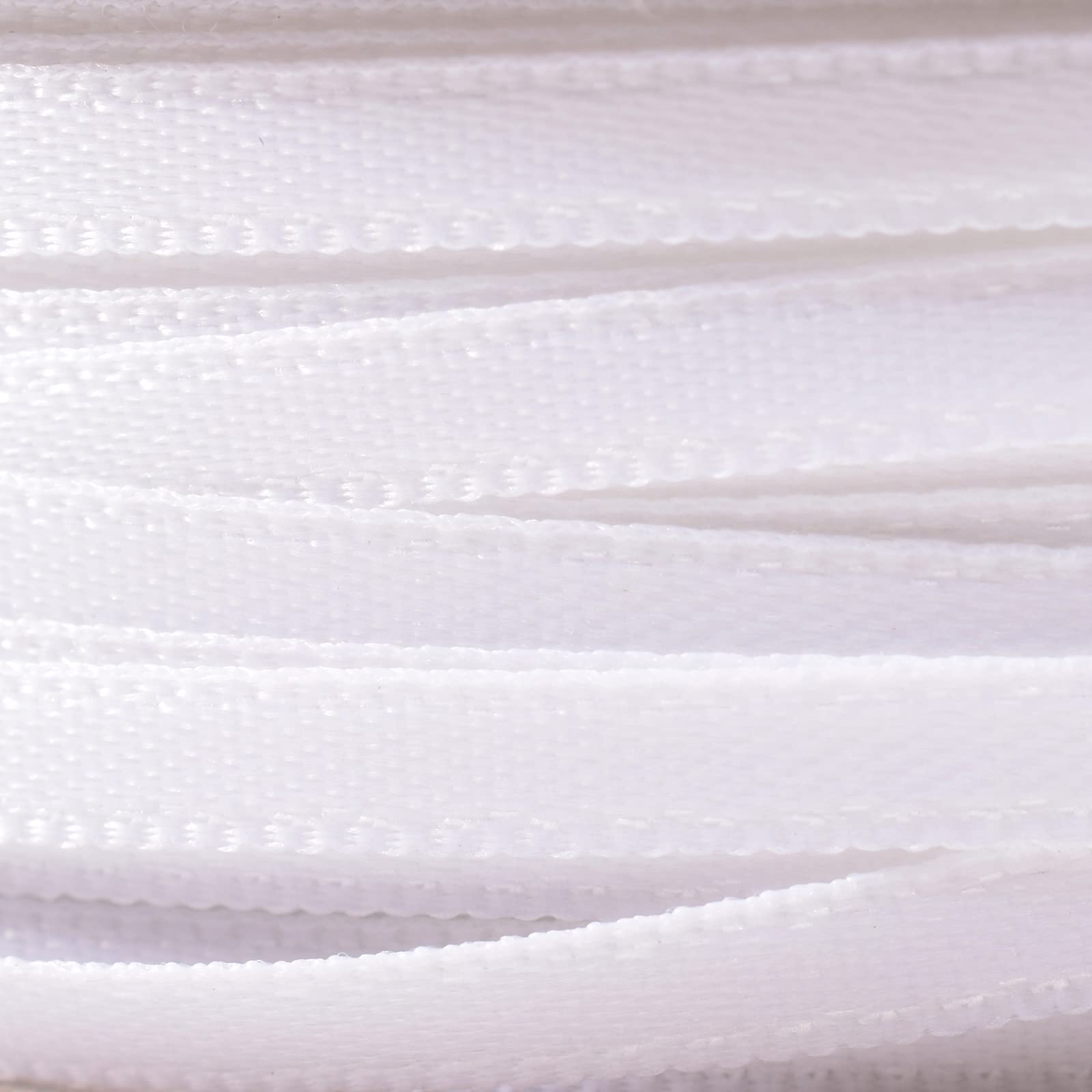 Vaessen creative Ruban Satin, 6mm x 10m, Éclat Élégant pour Créer des Cartes, Scrapbooks, Emballage Cadeaux et Autres Projets Créatifs, Blanc, 6 mm