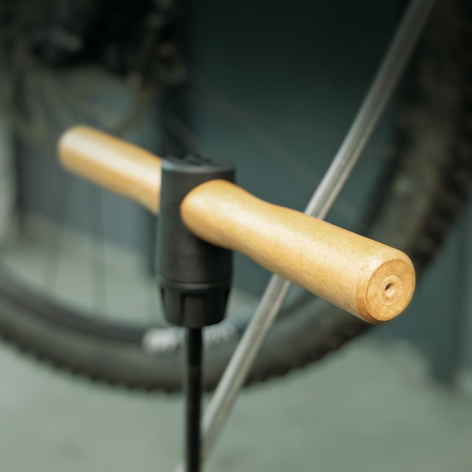 SKS Germany RENNKOMPRESSOR Suspension Dämpferpumpe | Standpumpe, digitales Hochdruckmanometer, Druckablass-Funktion, langer gummierter Stahlflex-Schlauch, Metallrohr & Alugussfuß