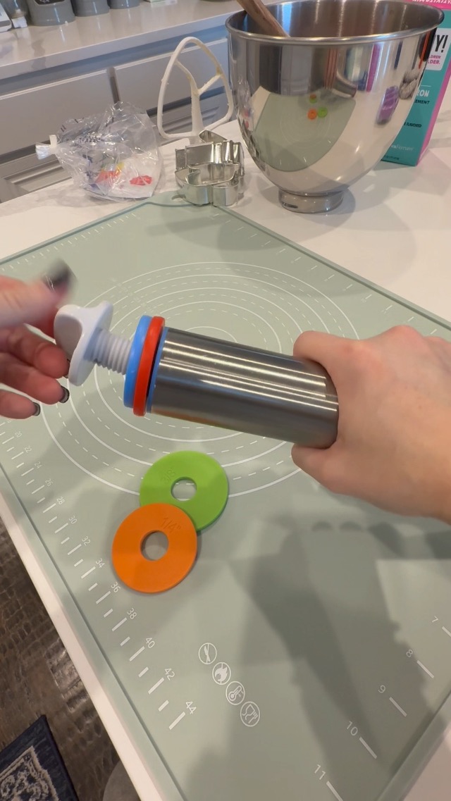 Watch Stainless Steel Leveling Rolling Pin Review And Demo on Amazon Live