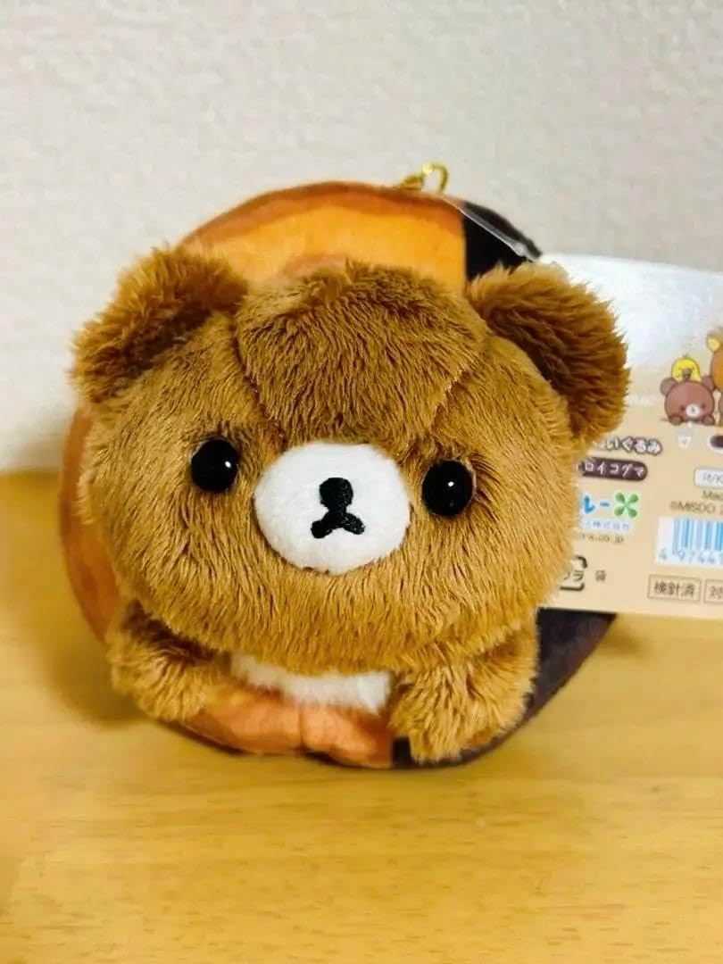 北海道八雲町、木彫り熊1号とスイス製モデルを文化財に - 日本経済新聞