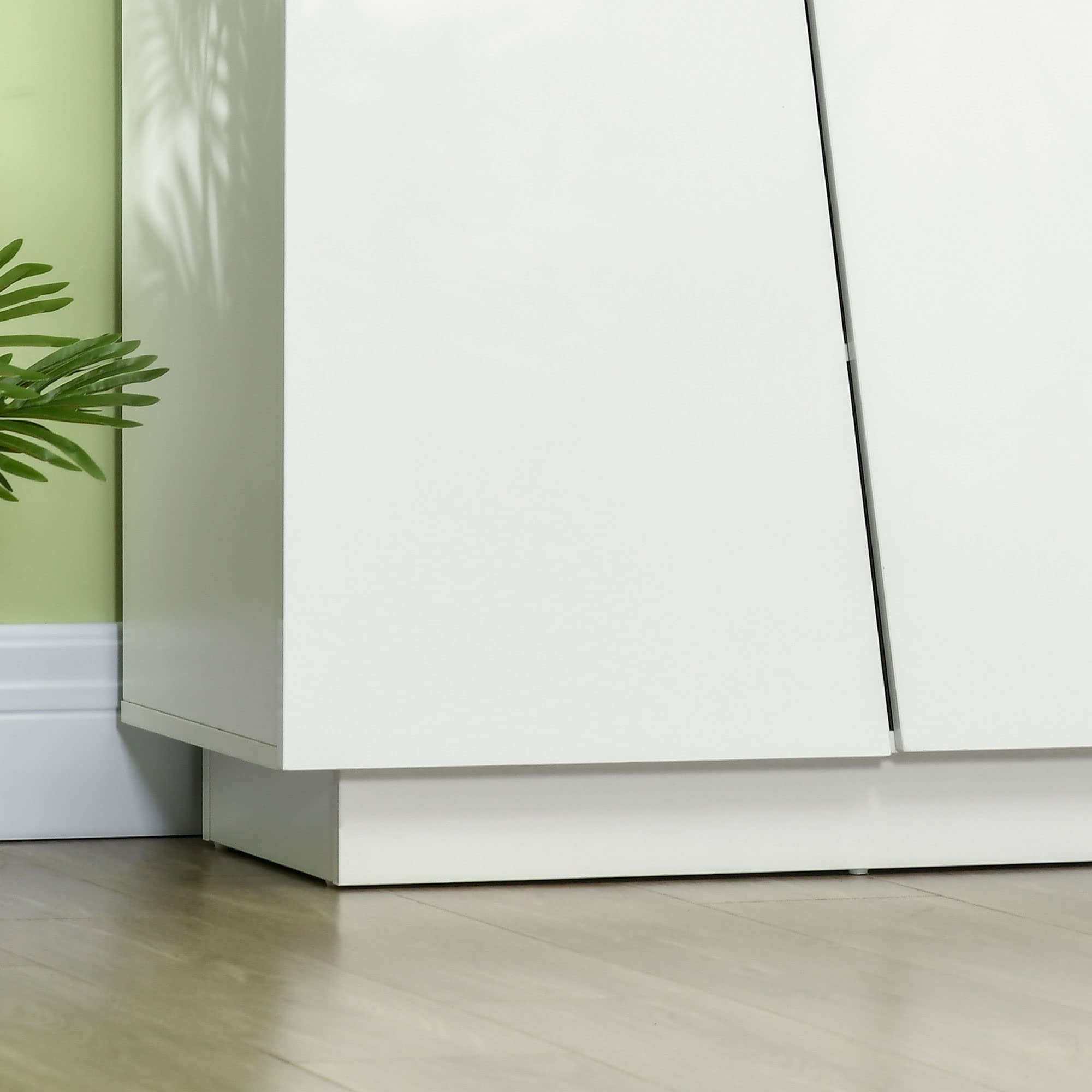 HOMCOM Mobiletto Multiuso in Truciolato Bianco a 5 Livelli con Ripiano Regolabile su 3 Livelli e Base Rialzata, 150x40x88 cm