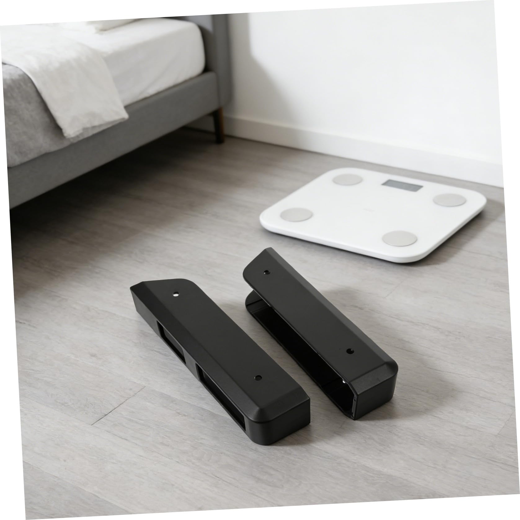 VILLCASE Supporto da Parete Compatto e Stabile in Acrilico Nero per Bilancia Digitale Porta Bilancia per Camera da Letto e Piccoli Appartamenti