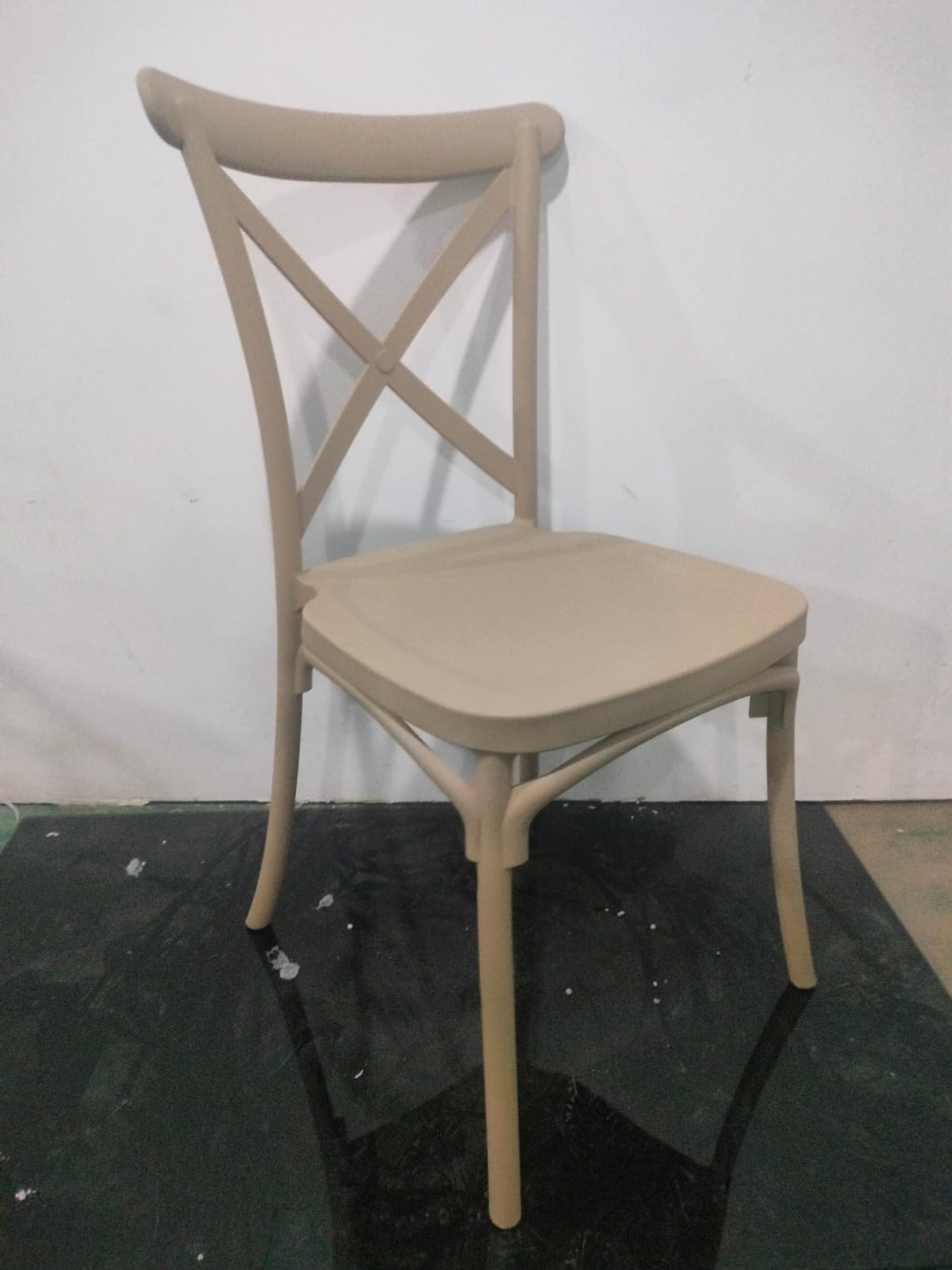 Silla Crossback polipropileno diseño eventos beige 90 x 48 x 49 cm