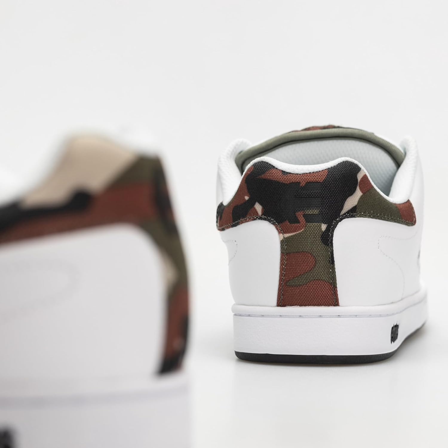 Etnies Callicut – Heritage Skate Style, Puffy Look, 90's Chunky Vibe, Reinforced Cupsole, Cushioned Feel, Everyday Sneakers