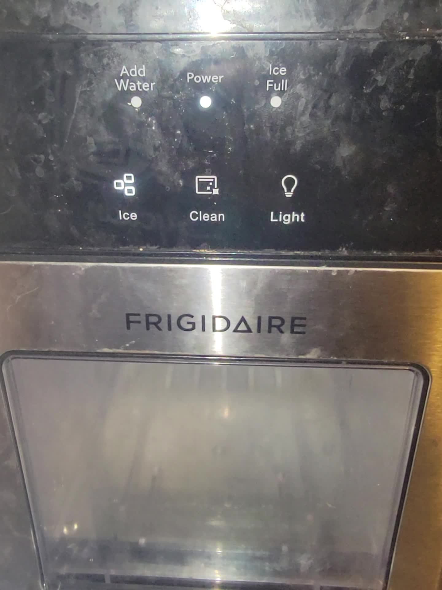 Frigidaire EFIC235-AMZ Nugget Ice Maker