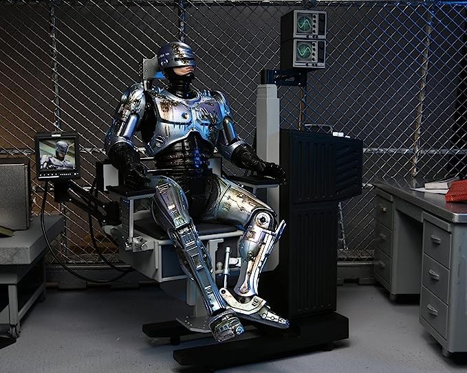 Amazon.com: NECA - Robocop Battle Damaged Robocop w/Chair Ultimate
