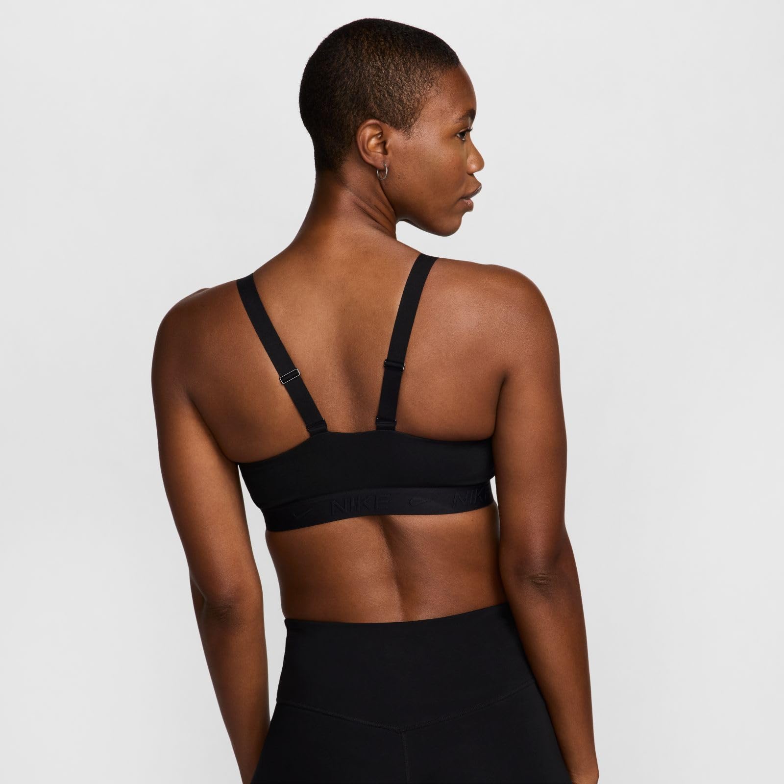 Nike Damen Nike Indy Sport-BH mit Mittlerem Halt, Polster und Verstellbarer Passform Sport-BH