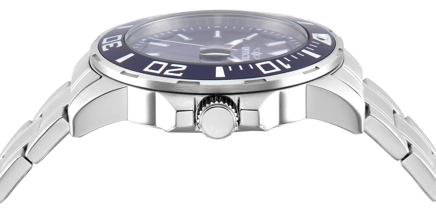 Lado view of Invicta Pro Diver 15179 watch showing crown and bezel
