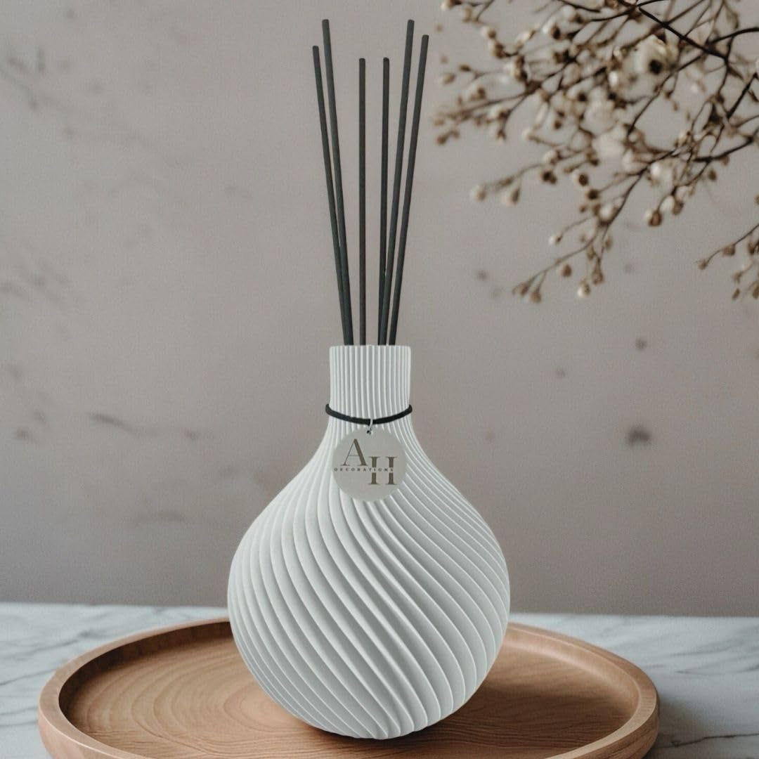 Raumduft Reed Diffuser „Vela“ – exklusiv mit Duftstäbchen & Duft, edler Duftspender & Design Duftvase, nachhaltiger 3D-Druck aus Österreich, luxuriöse Wohnzimmer & Bad Deko (olivgrün)