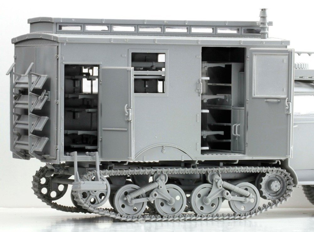 Amazon | Dragon Models SD.KFZ.3 Maultier Ambulance Smart Kit, 1/35