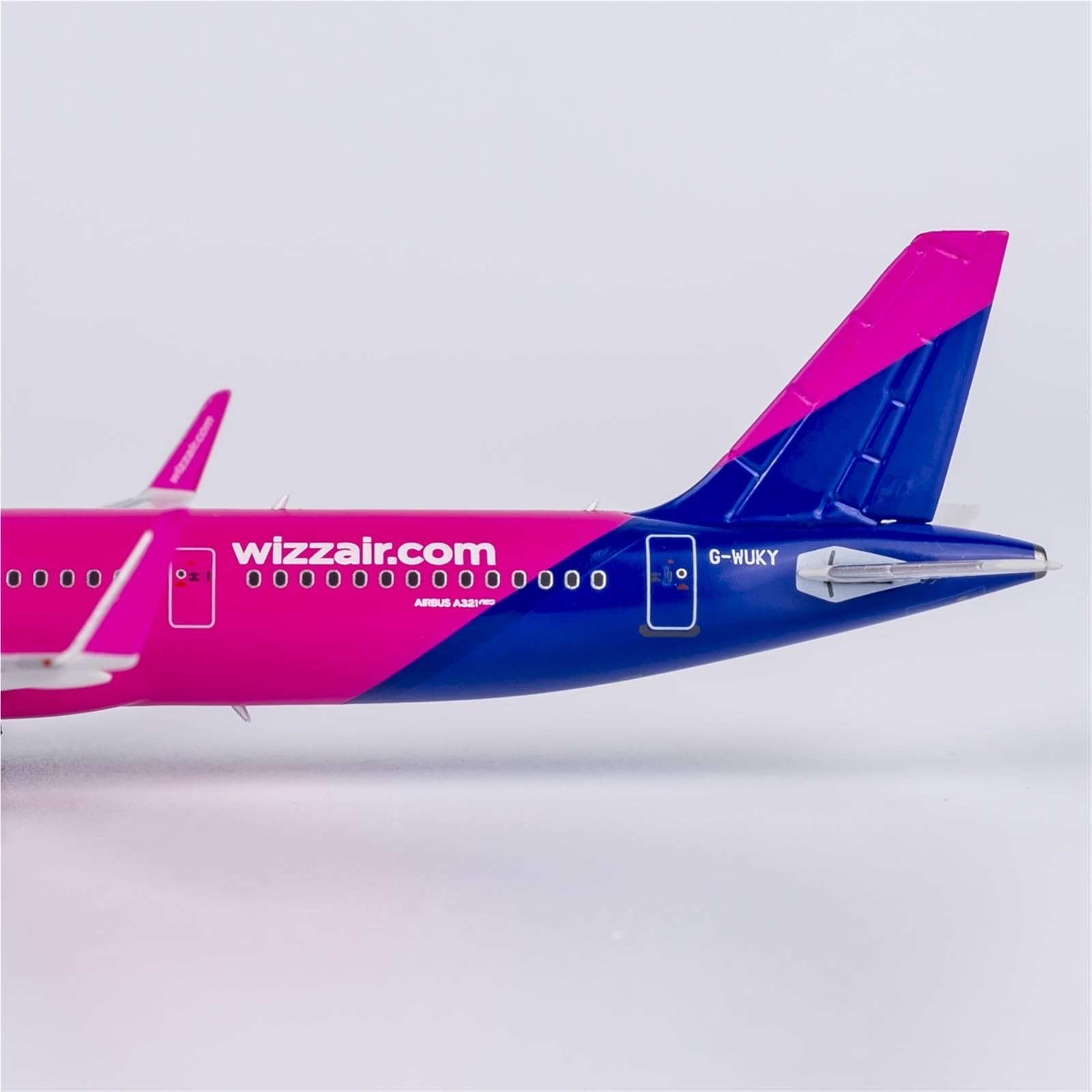 Feng Shui， Modelli di Aerei Replica 11CM 1/400 Modello di visualizzazione su Larga Scala Aereo per Wizz Air A321neo G-WUKY Aereo finito statico da Collezione in Miniatura
