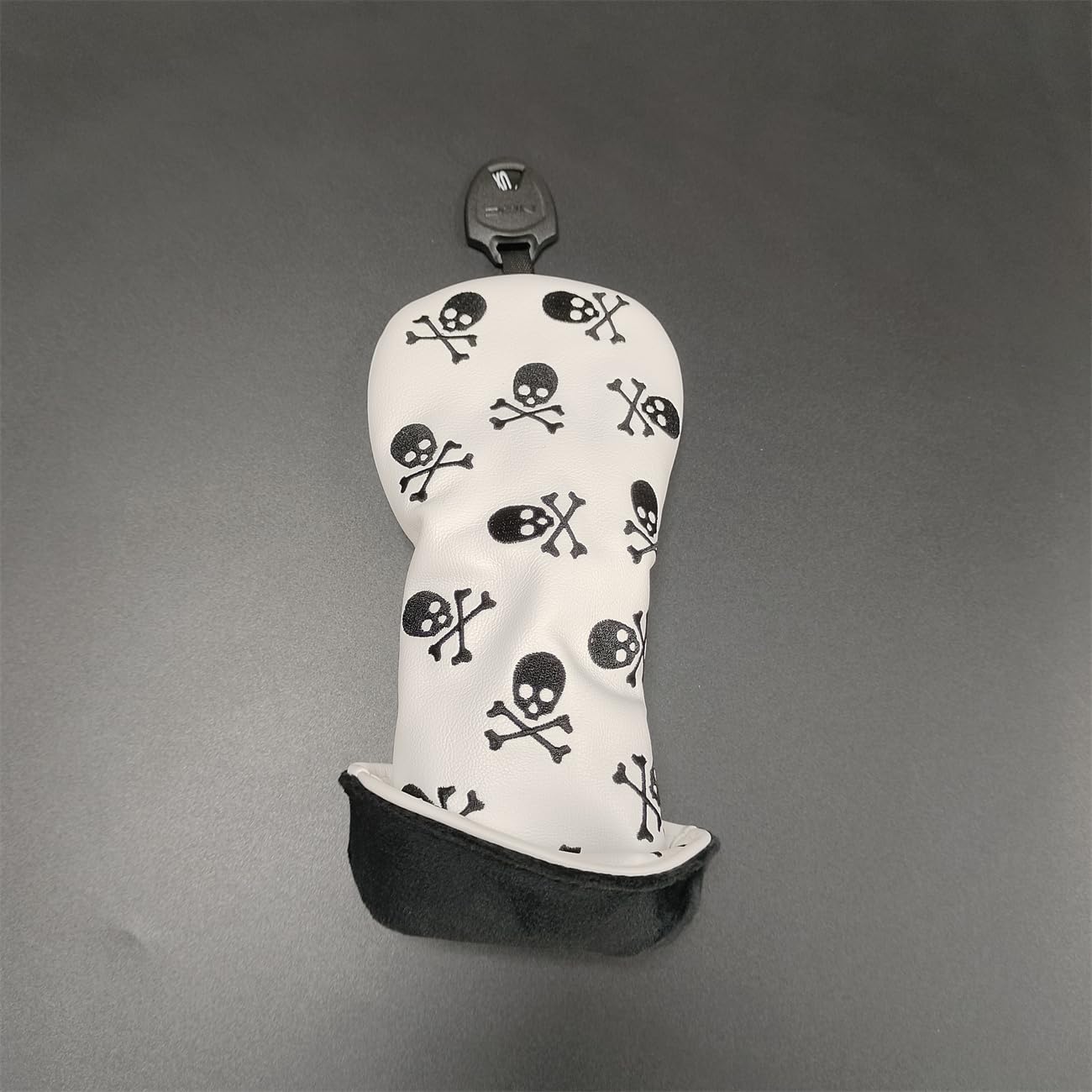 Skull Cross Bones Golfschlägerkopfhaube Hybrid-Kopfbedeckung mit verstellbarer Nummer