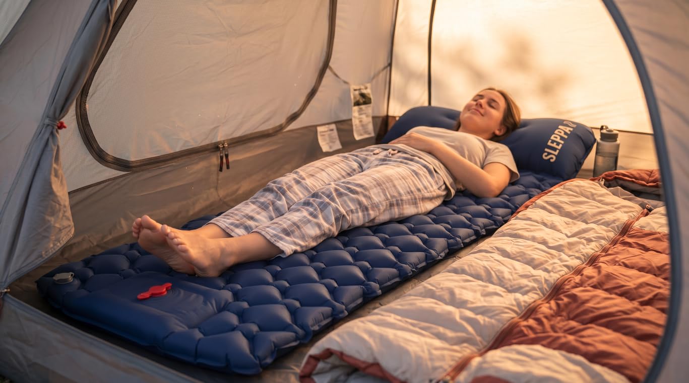 SLEPPA Matelas de Camping Gonflable Ultraléger avec Oreiller Intégré — 590g — Tapis de Sol TPU Autogonflant Imperméable pour Randonnée, Bivouac, Trek, Festival