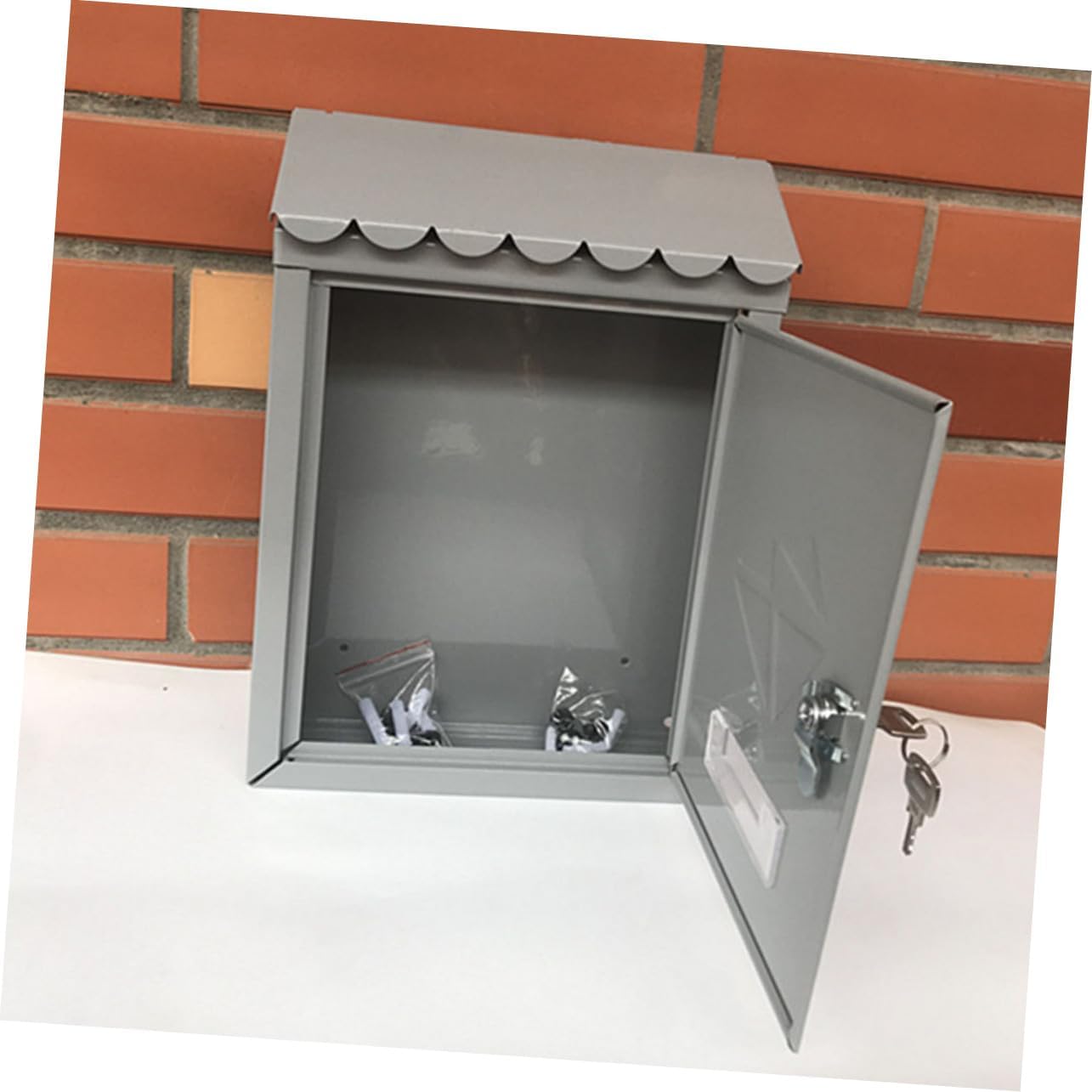 Uonlytech Vintage Wall-Mount Mailbox Lock Weatherproof Tinplate Letter Box for Garden Outdoor Use Secure Box